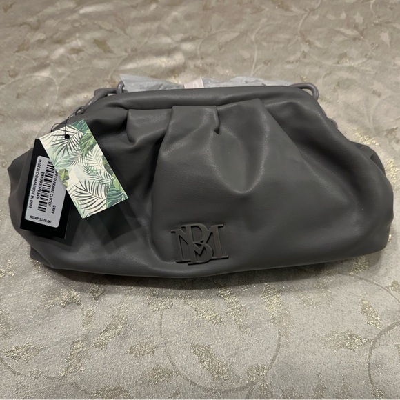 Badgley Mischka Handbags - Badgley Mischka Clutch Shoulder Purse - Gray - Wrapped Frame Clutch NWT $129